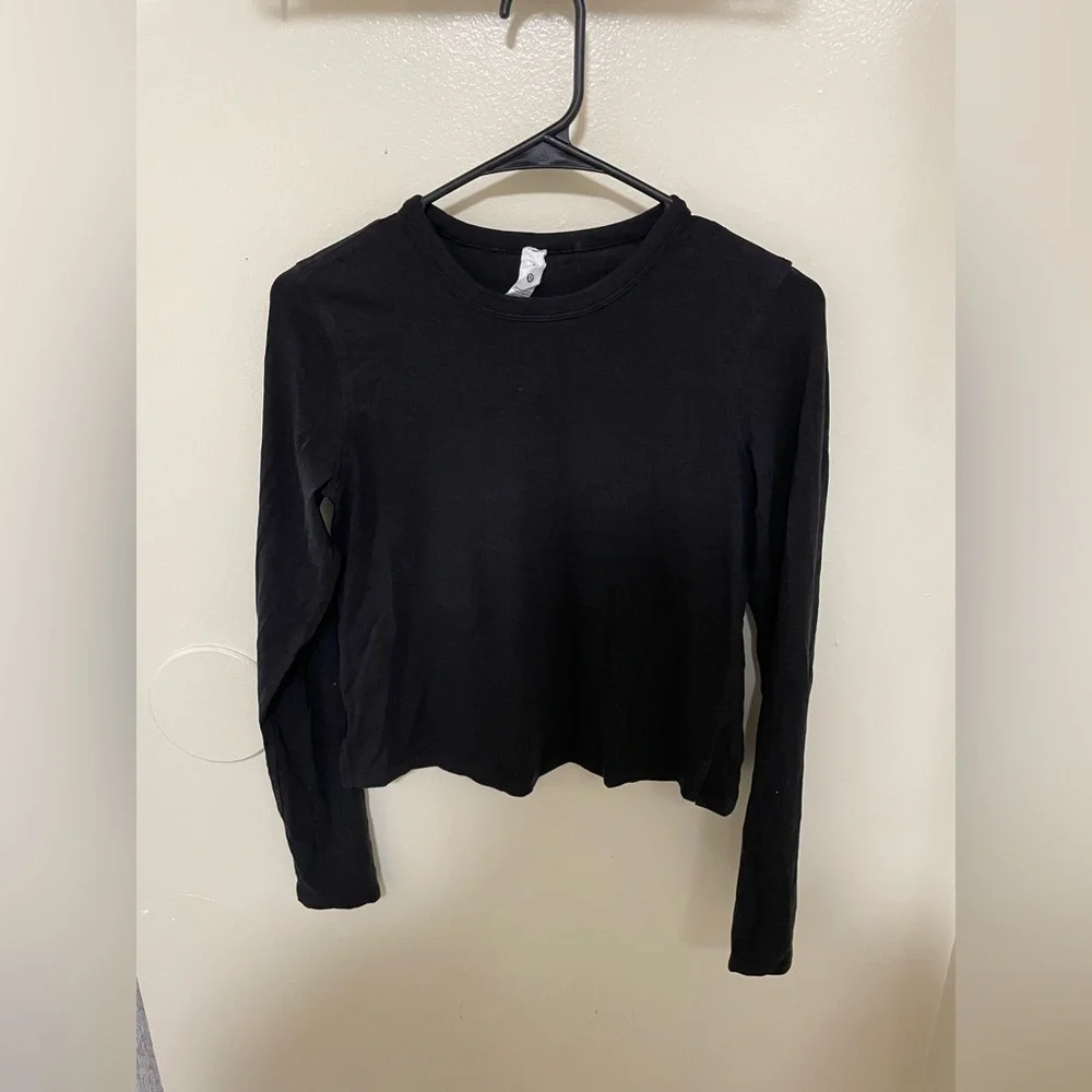 ✨Women’s Lululemon Classic Fit Cotten Blend Long Sleeve Size 2 - Picture 3 of 8